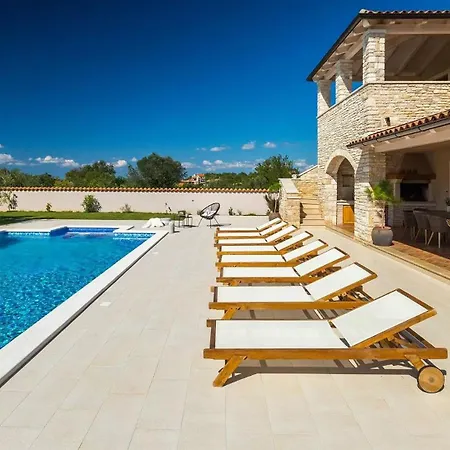 Campi Villa *